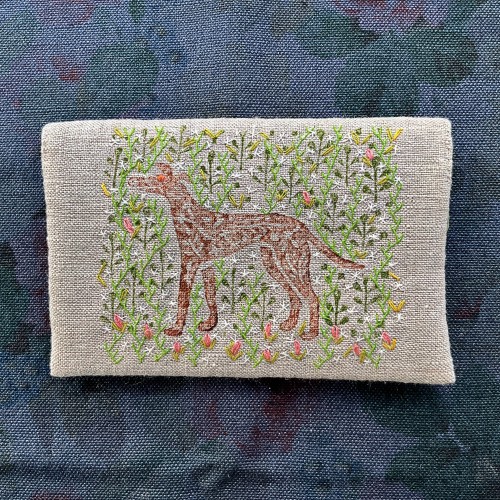 brown hound pouch